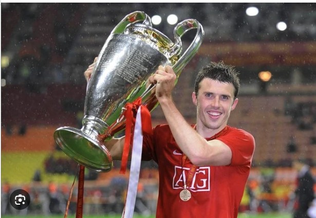 Michael Carrick với tư cách cầu thủ đã giành mọi danh hiệu cho Man United